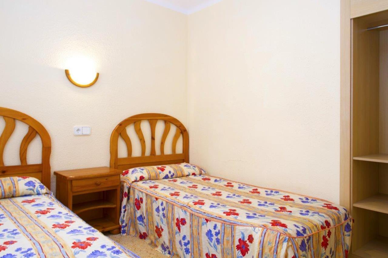 Apartamentos Bahia Dorada Y Iris Салоу Екстериор снимка