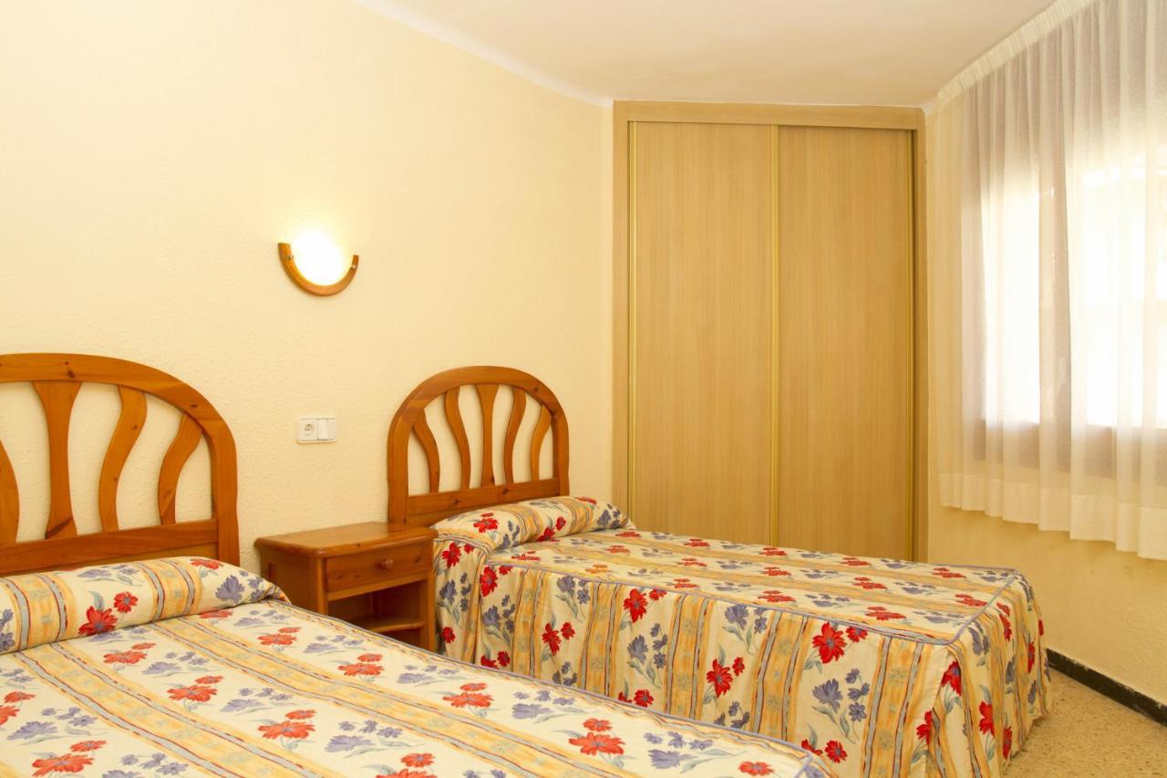 Apartamentos Bahia Dorada Y Iris Салоу Екстериор снимка