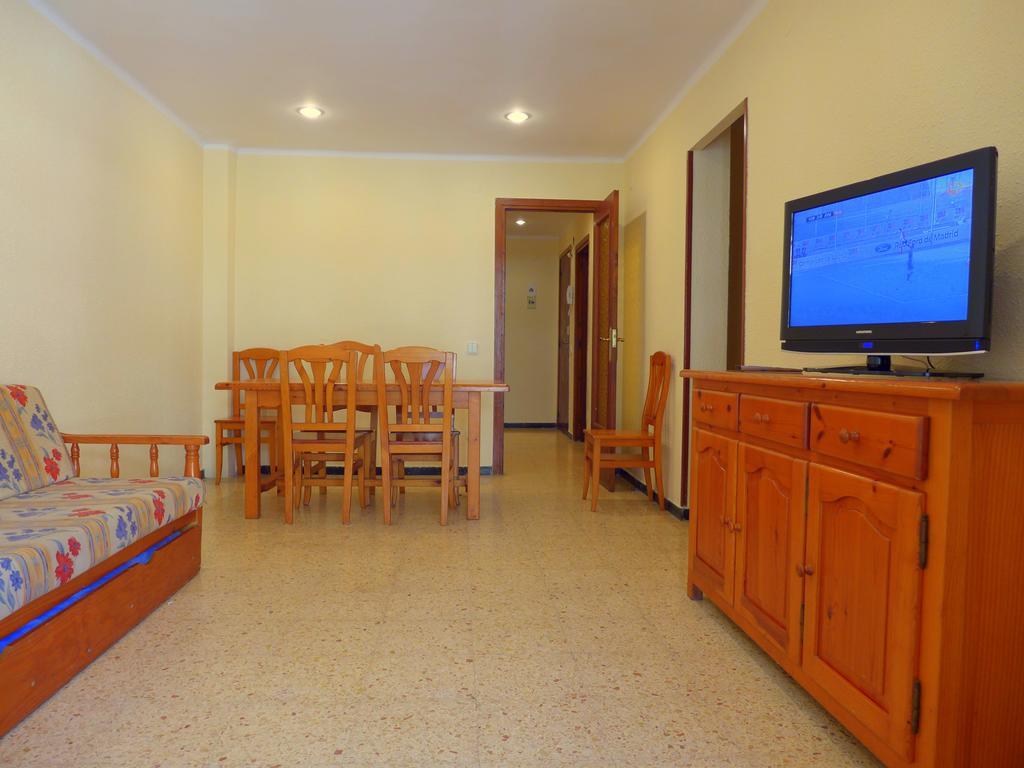 Apartamentos Bahia Dorada Y Iris Салоу Екстериор снимка