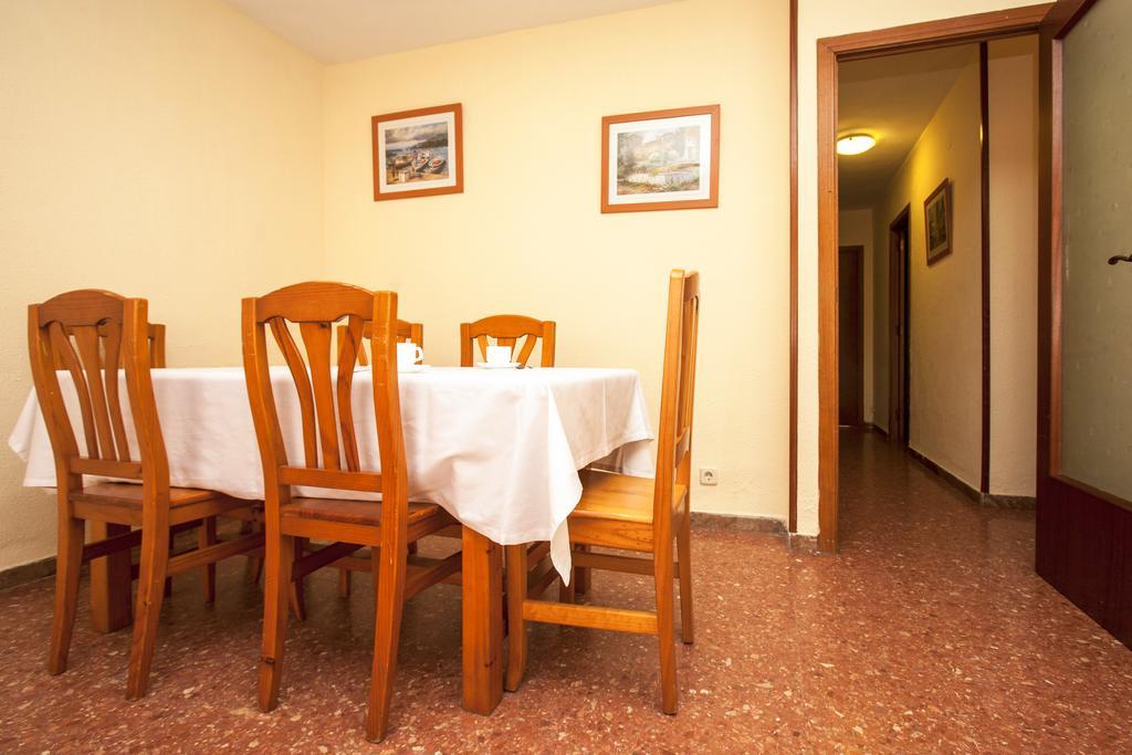 Apartamentos Bahia Dorada Y Iris Салоу Екстериор снимка